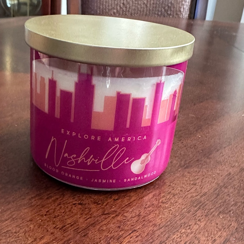 NASHVILLE Guitar Mainstays Explore America 14 oz. 3 Wick Candle Unused